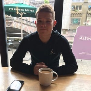 Meet your Posher, Chris