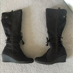 Bare Traps Wedge Boots (Stay Dry System) size 8.5