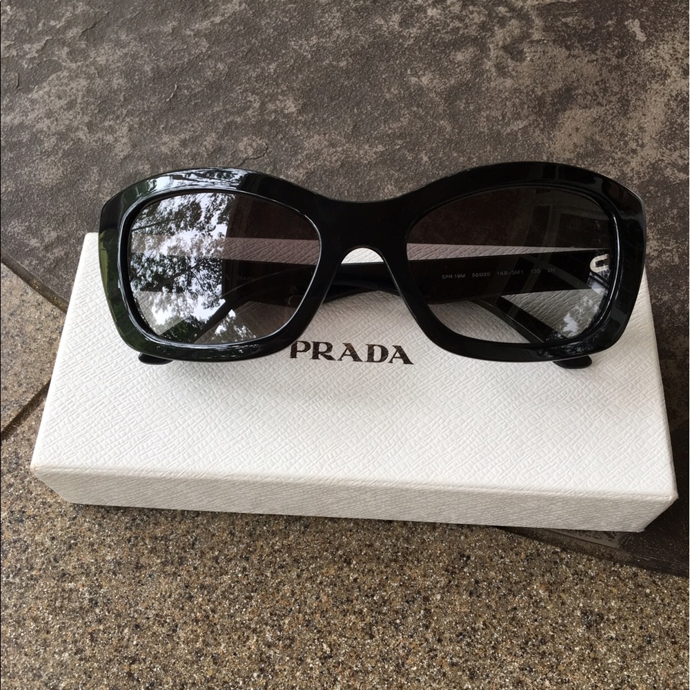 NWOT Prada rectangular cats eye sunglasses