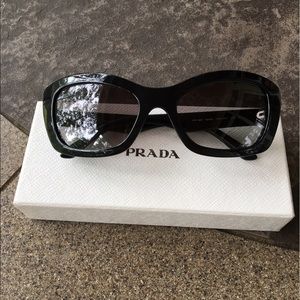 NWOT Prada rectangular cats eye sunglasses