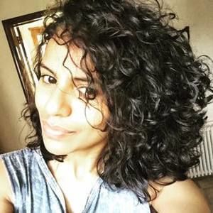 Meet your Posher, Dina