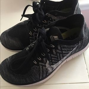 Like New Nike Flyknit Sneakers