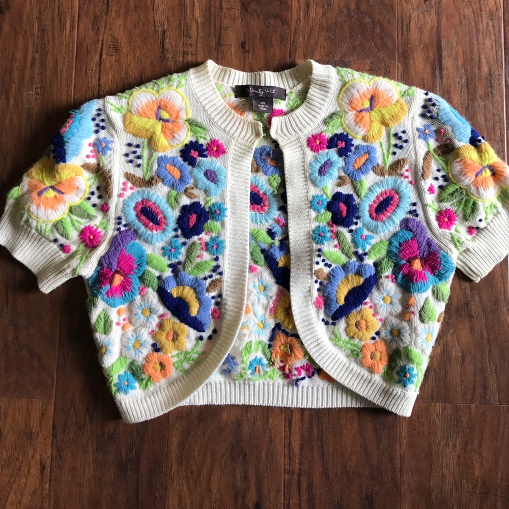 Wendy Hil embroidered floral crop sweater