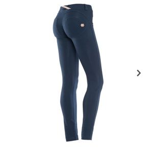 Freddy's low waist WR.UP shaping effect skinnies