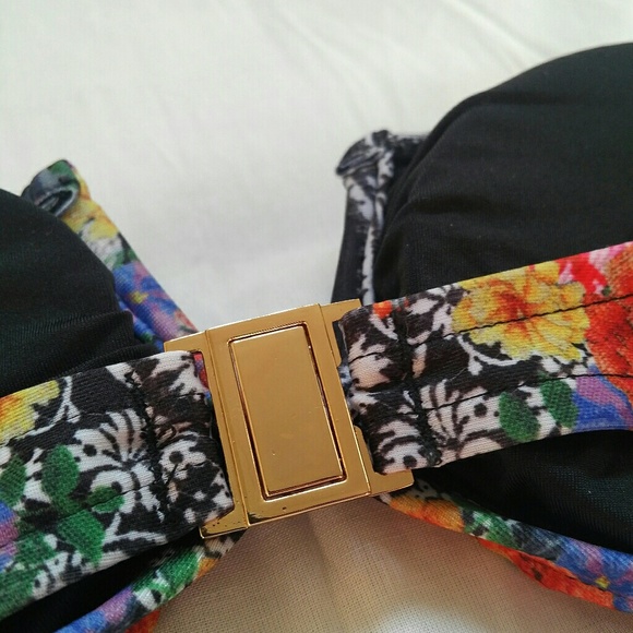 MINKPINK Bikini Top Removable Adjustable Straps - Picture 5 of 7