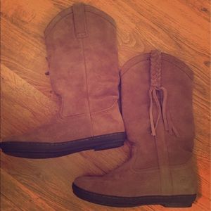 New women's size 7 suede Boots