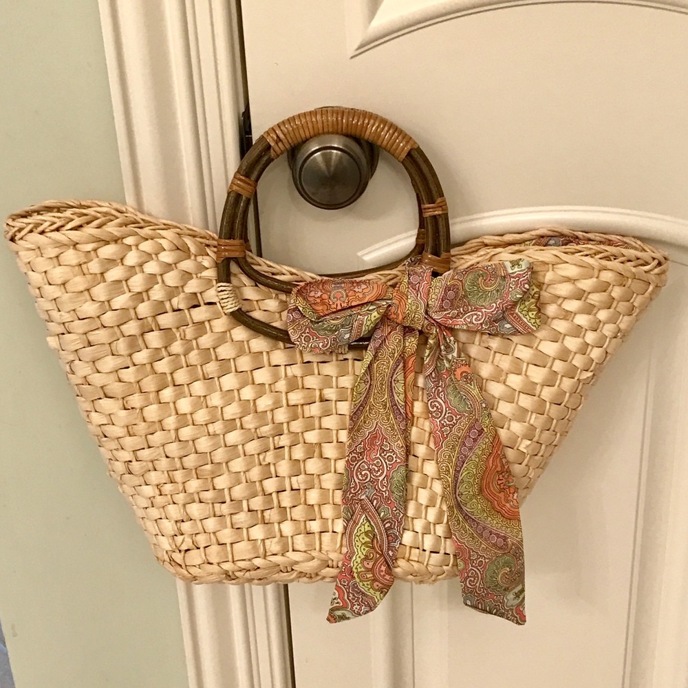 NWOT Wicker Beach Bag with Paisley Detail