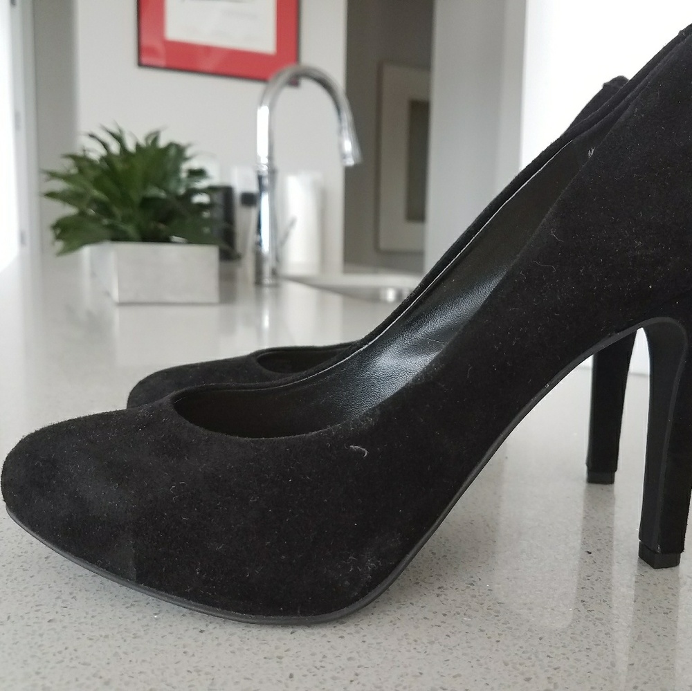 Jessica Simpson Black Suede Heels