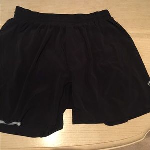 Men's Lululemon All Terrain 7" shorts size Med