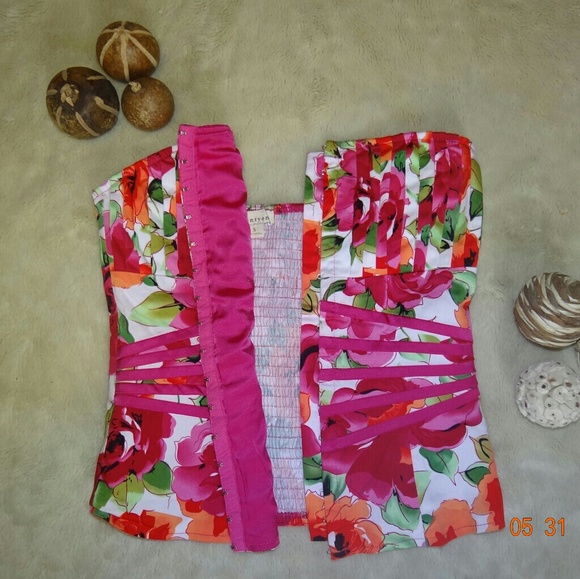 Forever 21 Floral Top - Picture 4 of 4