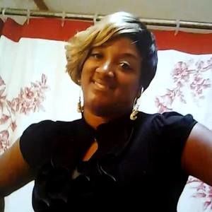 Meet your Posher, Dee dee