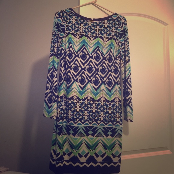 Nice dress - Picture 1 of 3