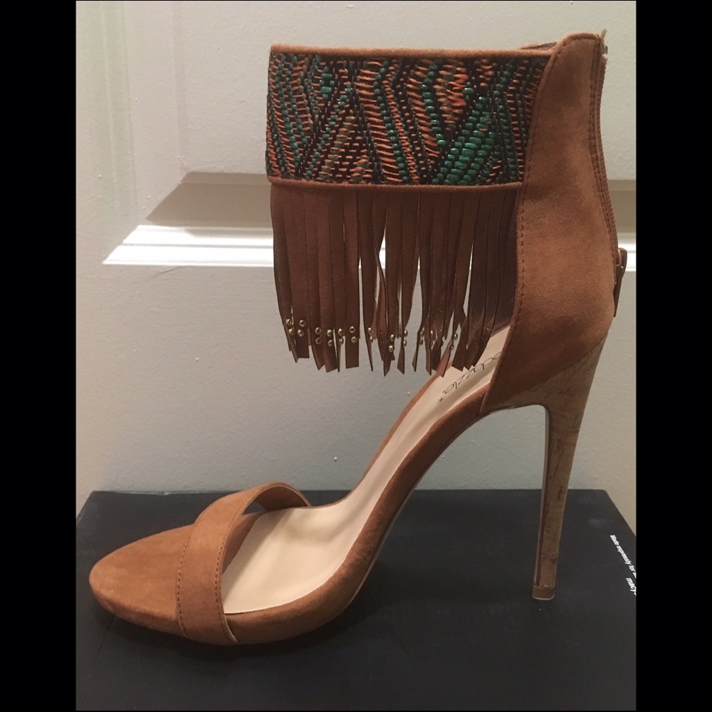 Brand New 4 1/2"+ Tan / Camel Fringe Heels
