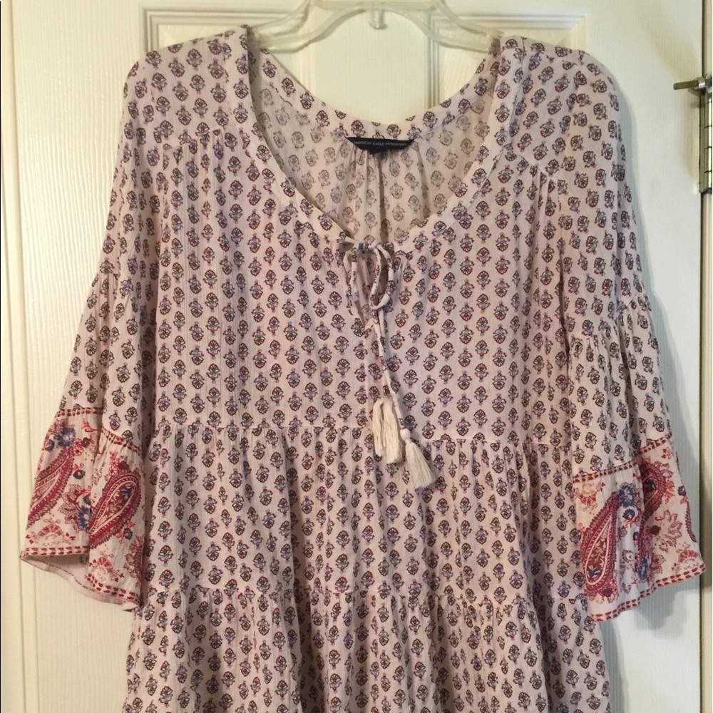 🌺 American Eagle Outfitters top