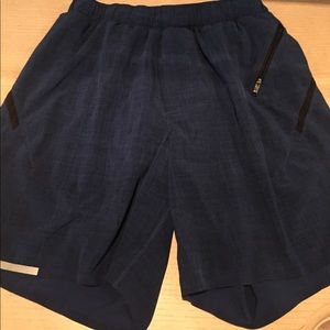 Lululemon men's Surge 7" shorts size Med