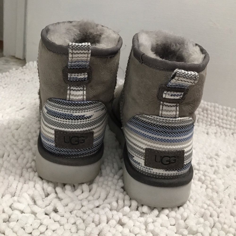 RARE Aztec print UGG boots- Size 9