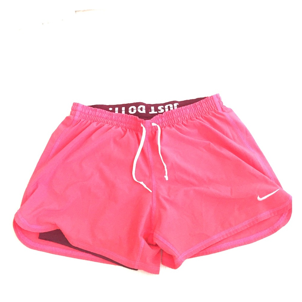 Nike shorts size M