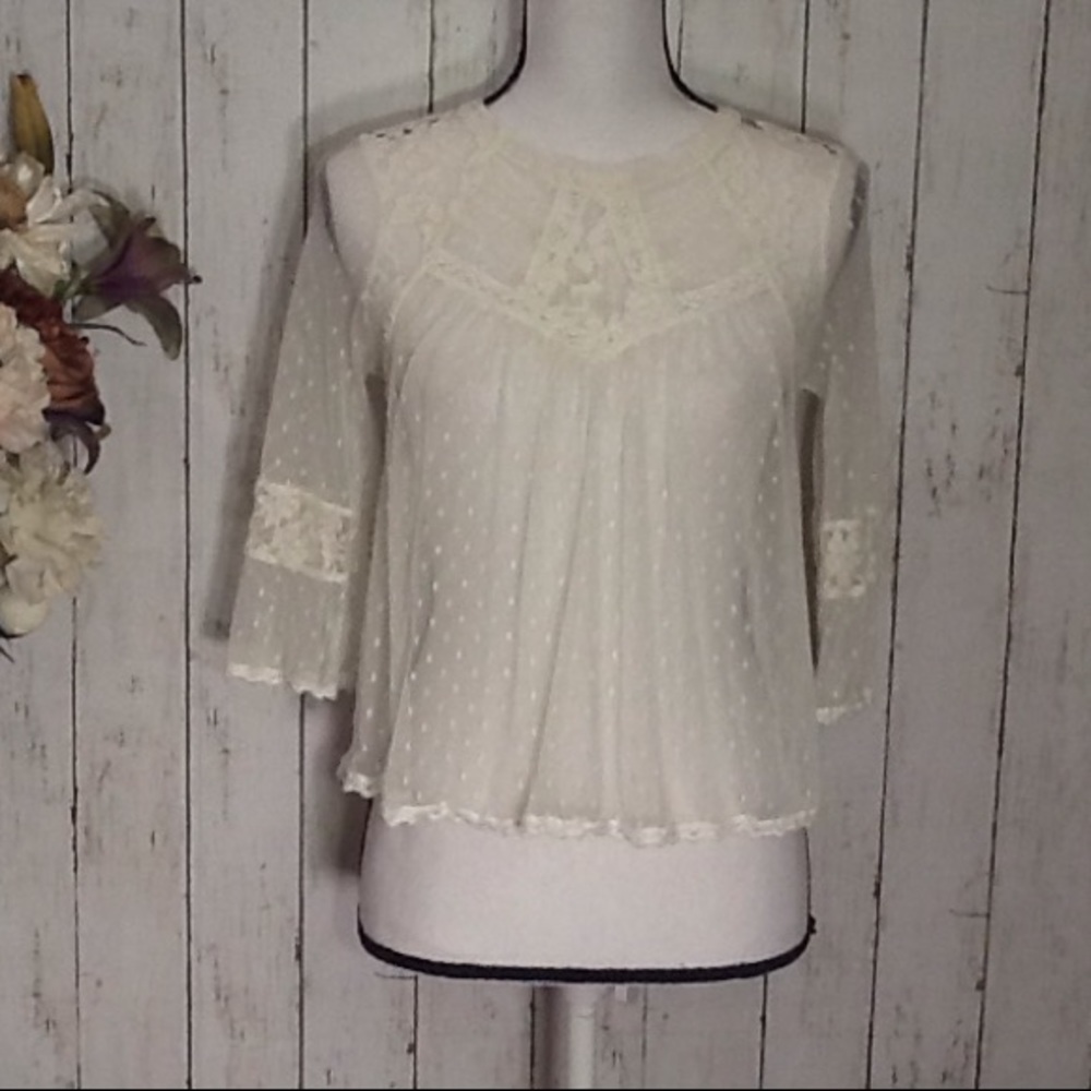 CLEARANCE Free People Ivory Lace Top Size Small P