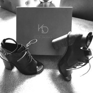 Very cute chubby heel peep toes