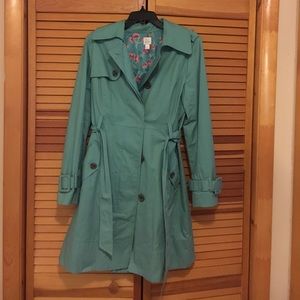 LC light green trench coat