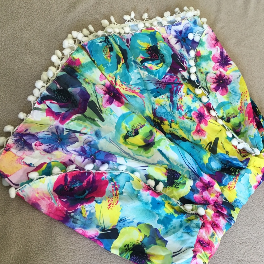 Romwe printed floral tulip shorts blue sz S NEW - Picture 2 of 4