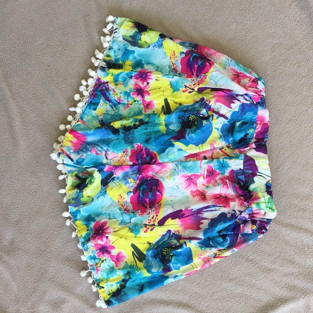 Romwe printed floral tulip shorts blue sz S NEW - Picture 3 of 4