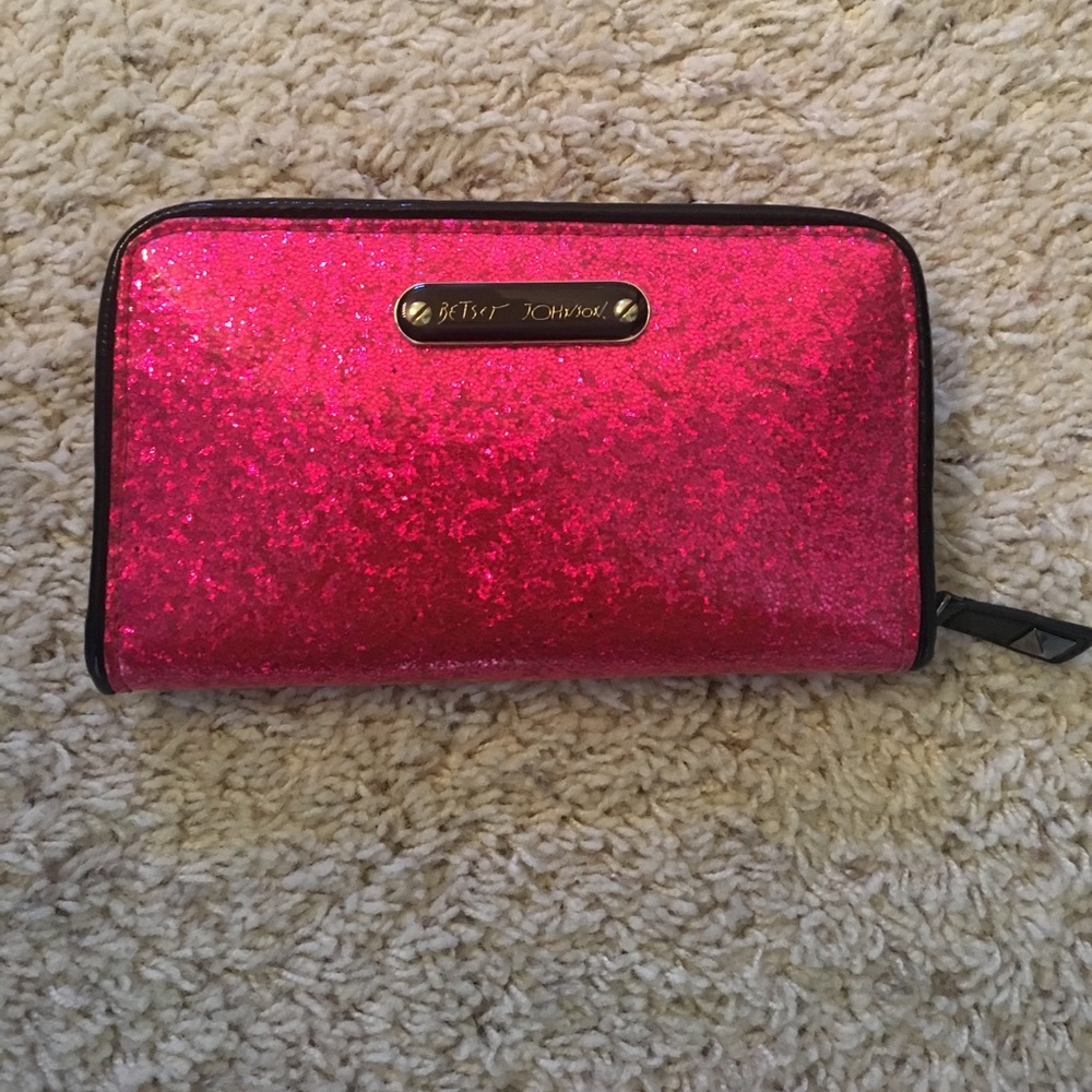 Hot pink sparkly Betsy Johnson wallet 💕👛🎀