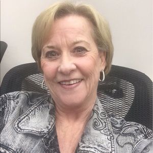 Meet your Posher, Gloria