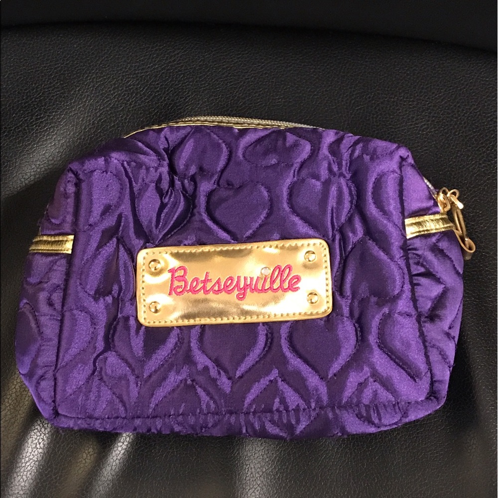 Betsey Johnson Hearts royal purple toiletry bag