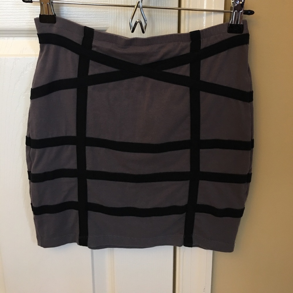 Forever 21 black & grey skirt