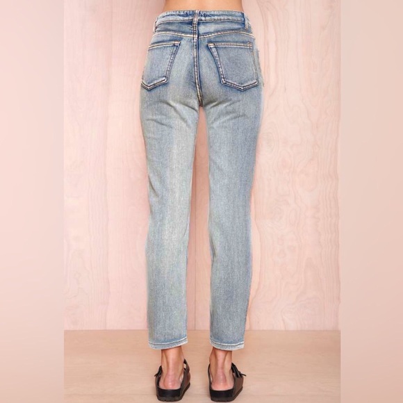 Shredded Boyfriend Jeans - Picture 5 of 8