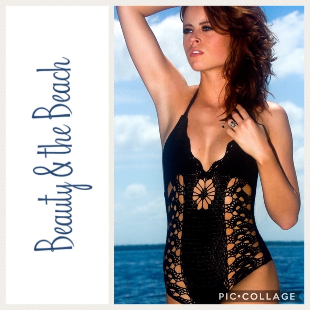 ☀️Beauty and the Beach Sadie Crochet One Piece/M