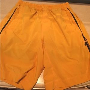 Lululemon Pacebreaker 9" lined men's shorts