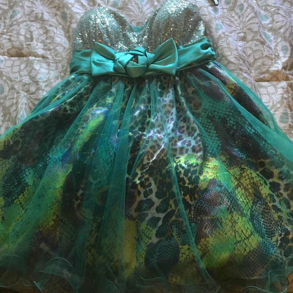 Formal short dress with corset