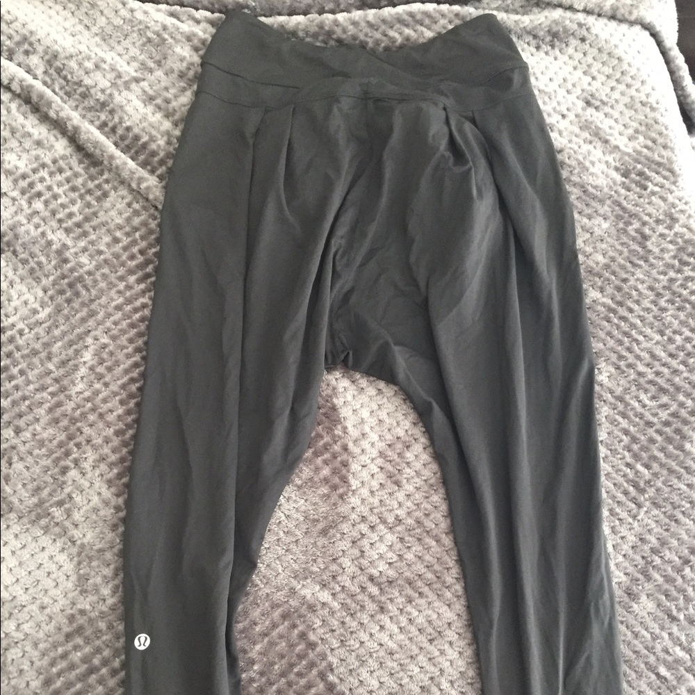 Lululemon Harem style 7/8 length pant!