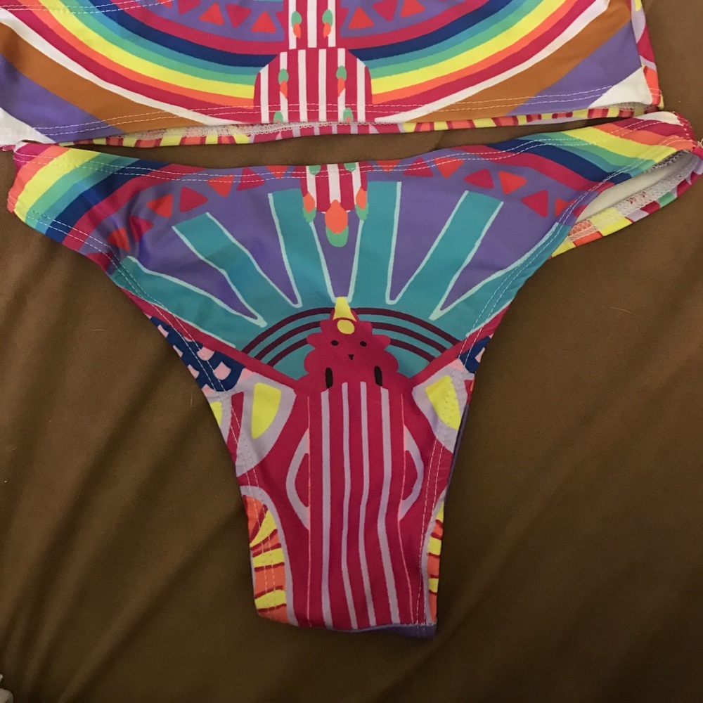 Colorful bikini - Picture 7 of 7