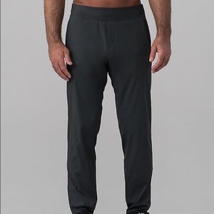 FLASH sale! Lululemon men's Great Wall 32" pants