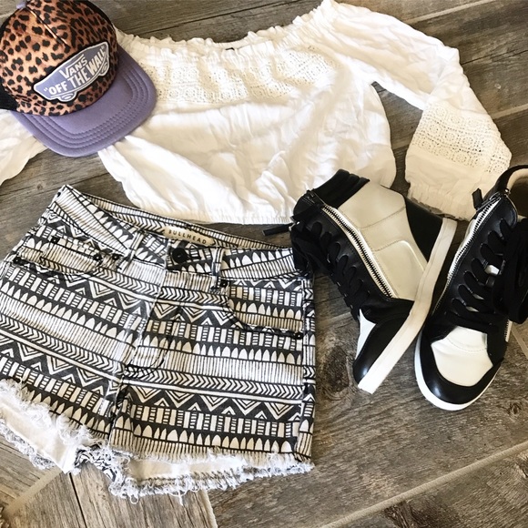 Bullhead High Waisted Tribal Print Shorts - Picture 1 of 6