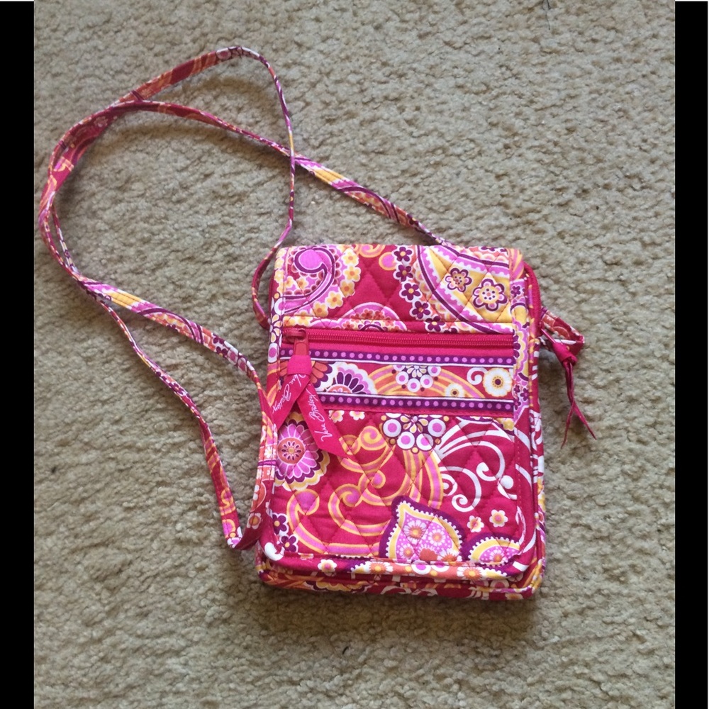 Vera Bradley crossbody in RETIRED Raspberry Fizz💖 - Picture 5 of 5