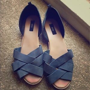 Women's blue UO sandals size 10.