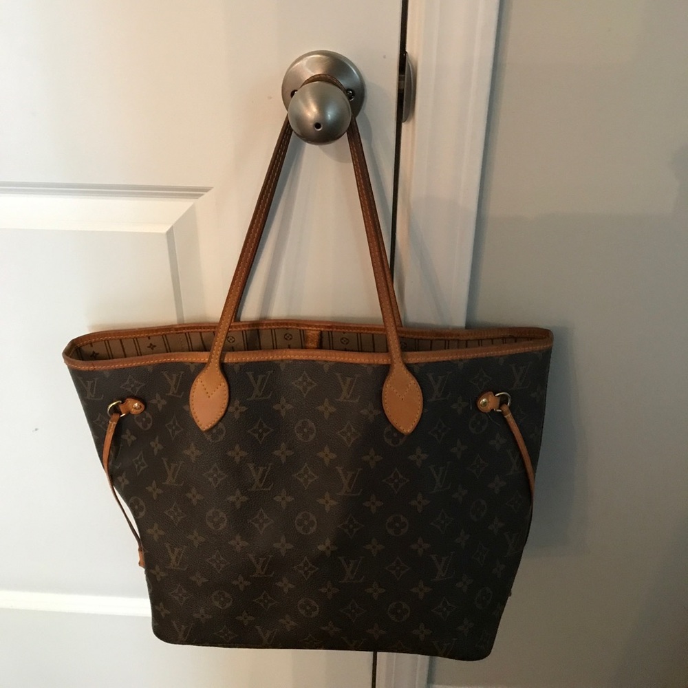 Louis Vuitton tote Sold!