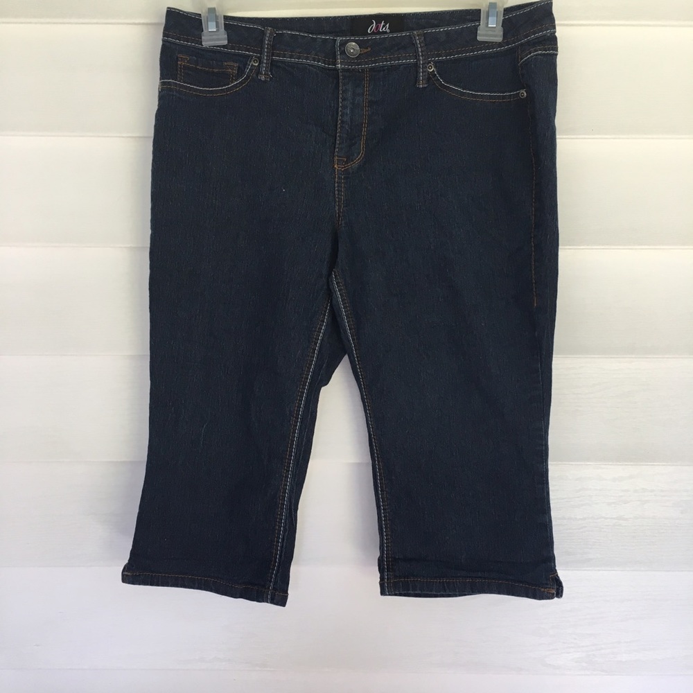 🌿Dots Juniors Dark Denim Jean Capris