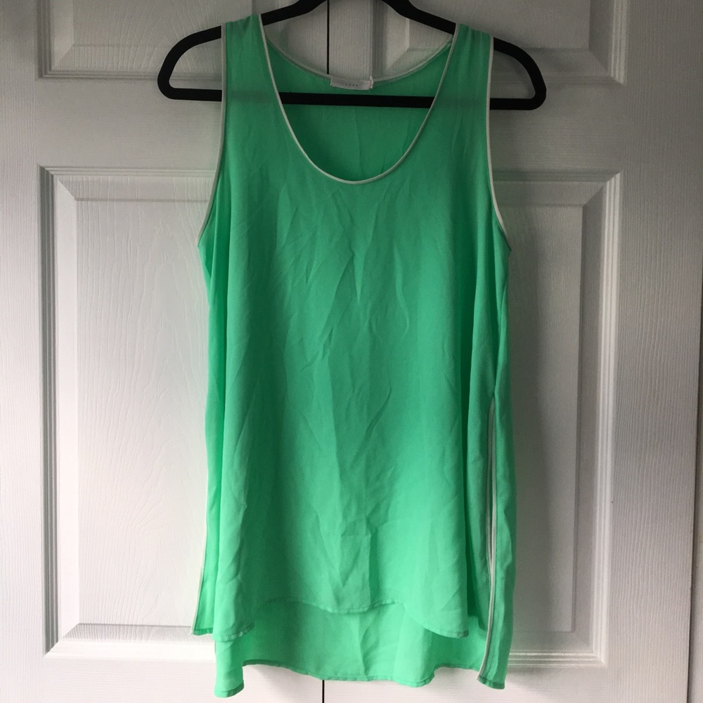 ✨ LUSH Top