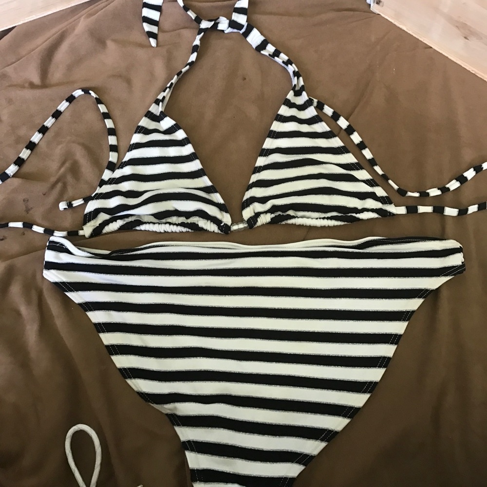 Black & white stripe bikini