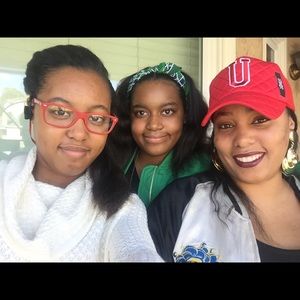 Meet your Posher, Dee