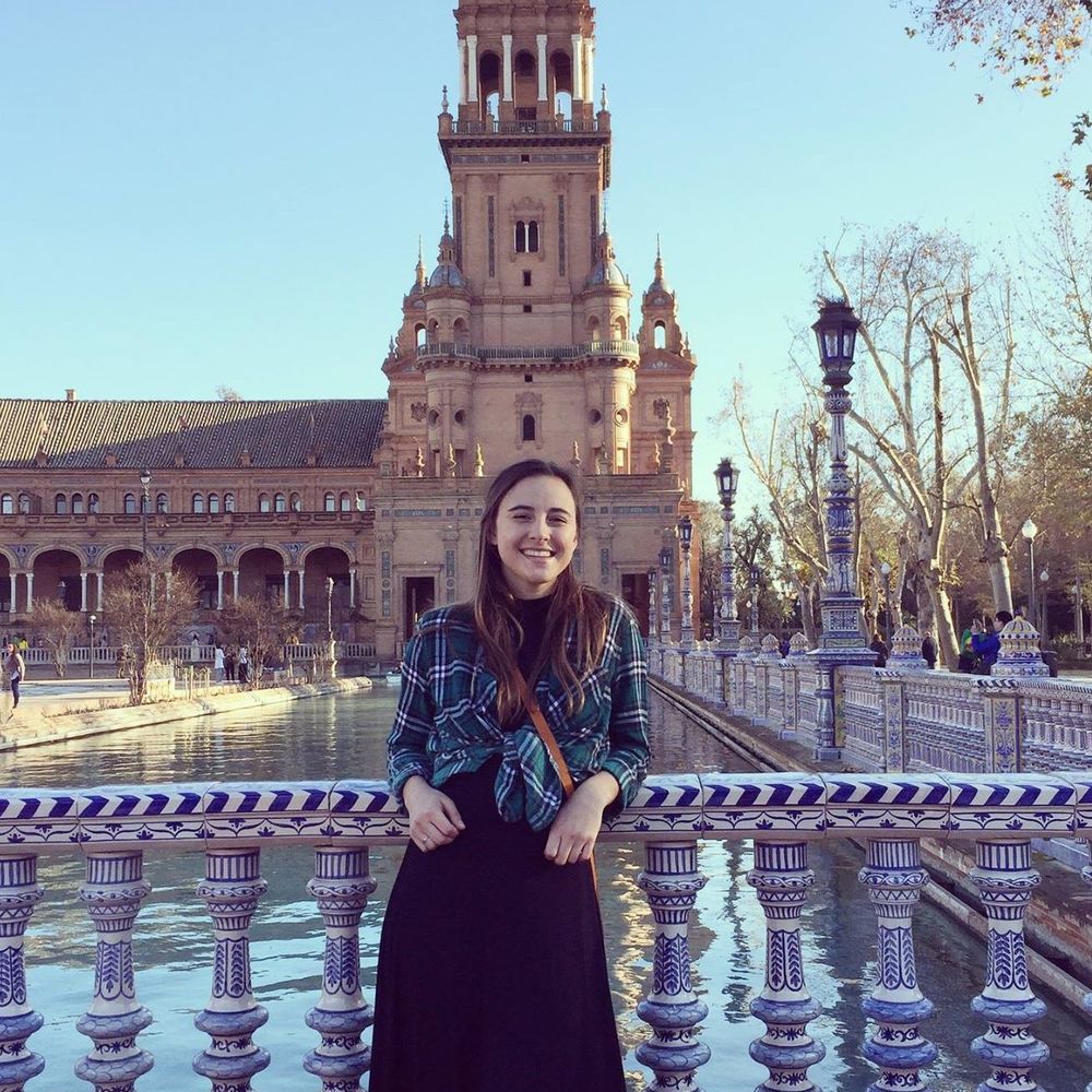 Meet your Posher, Thea