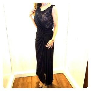 Elegant Chiffon Tadashi Shoji Evening Gown