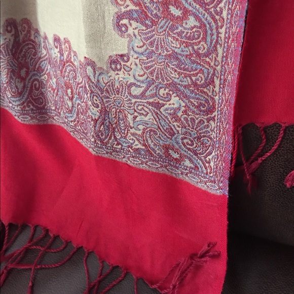 Shawl - Picture 3 of 3