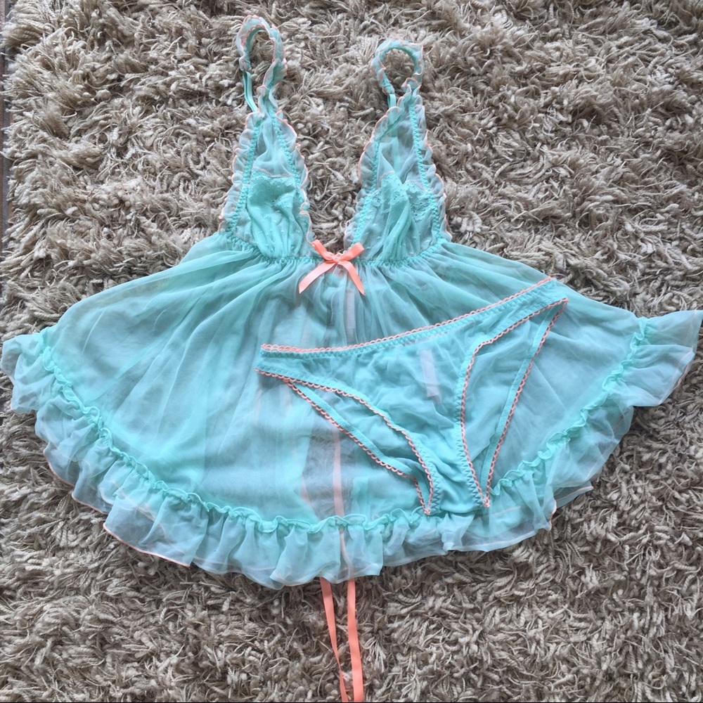 SALE 🌸 Victoria's Secret Babydoll Set 🌸