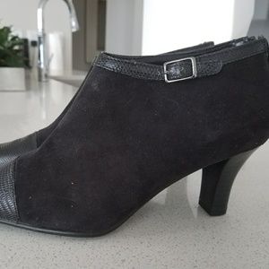Aerosoles black suede heeled booties